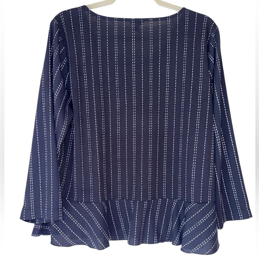 Ann Taylor Women’s Size Large Navy Blue Striped Women's Top 3/4 Sleeve - Picture 2 of 6